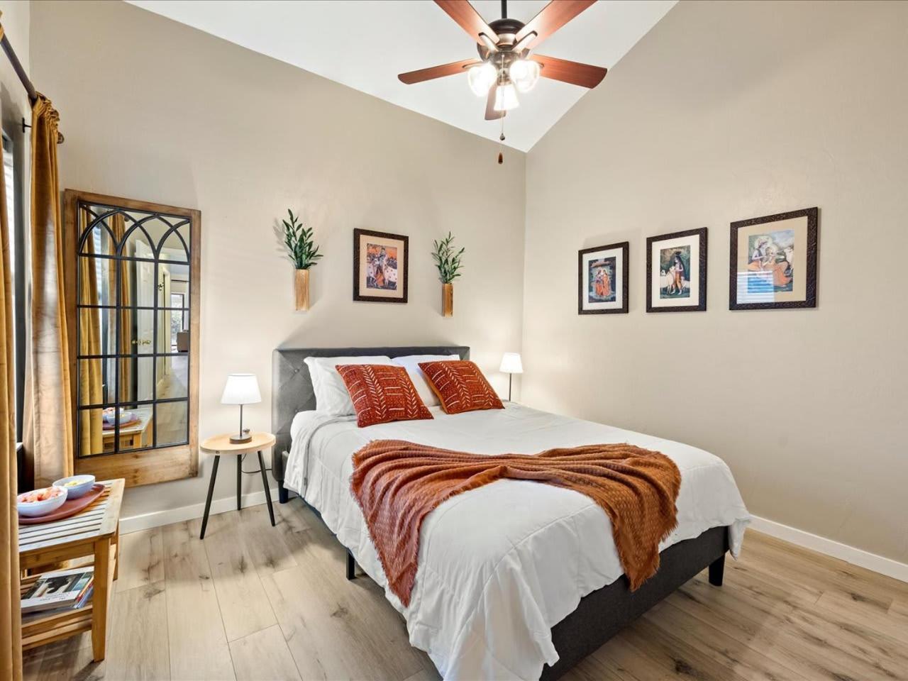 Artist'S Tower Townhome Just Renovated W Loft Gainesville Exterior foto